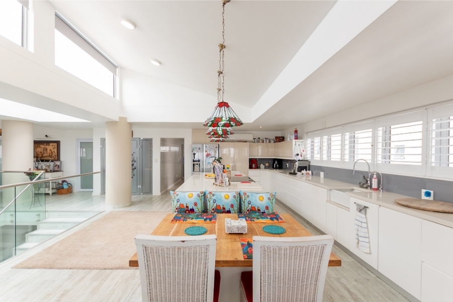 4 Bedroom Property for Sale in Paradise Beach Western Cape